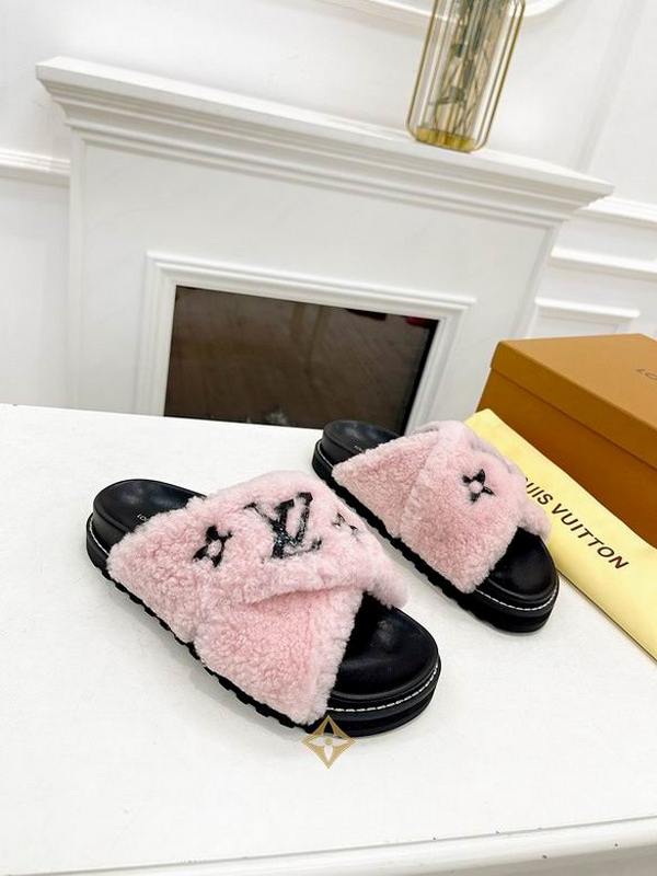 LV Women's Slippers 146